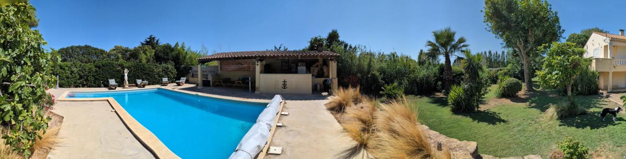 Joli Gîte d'entressen dans Mas en campagne avec piscine jeux d'extérieurs pour enfants terrain de pétanque Exterior foto